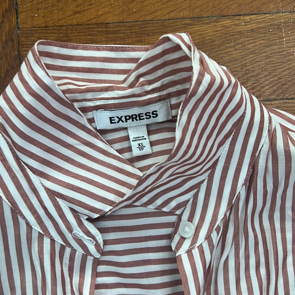 Express button up - Picture 2 of 2